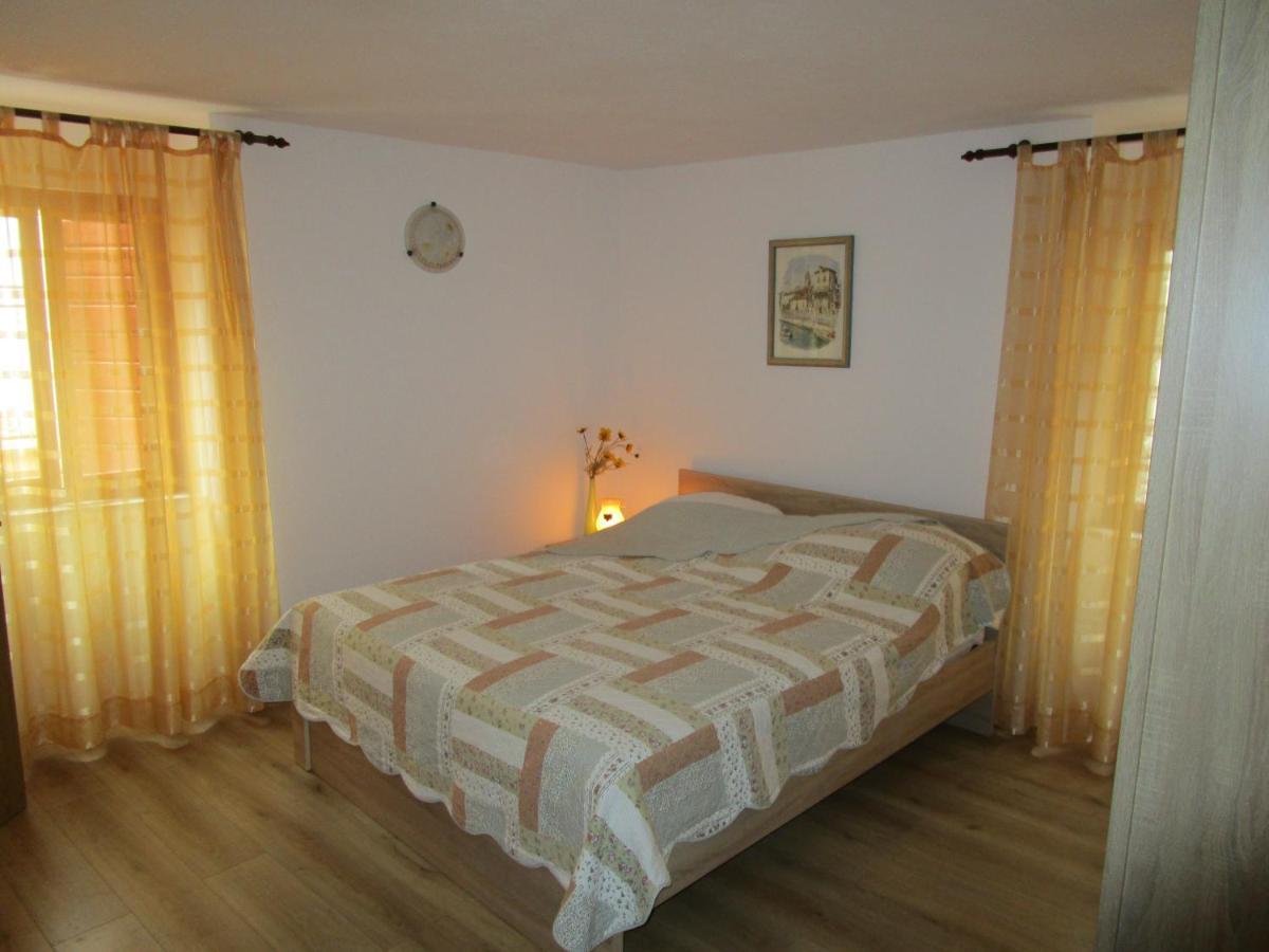 Marko Polo B Old Town Trogir Luaran gambar