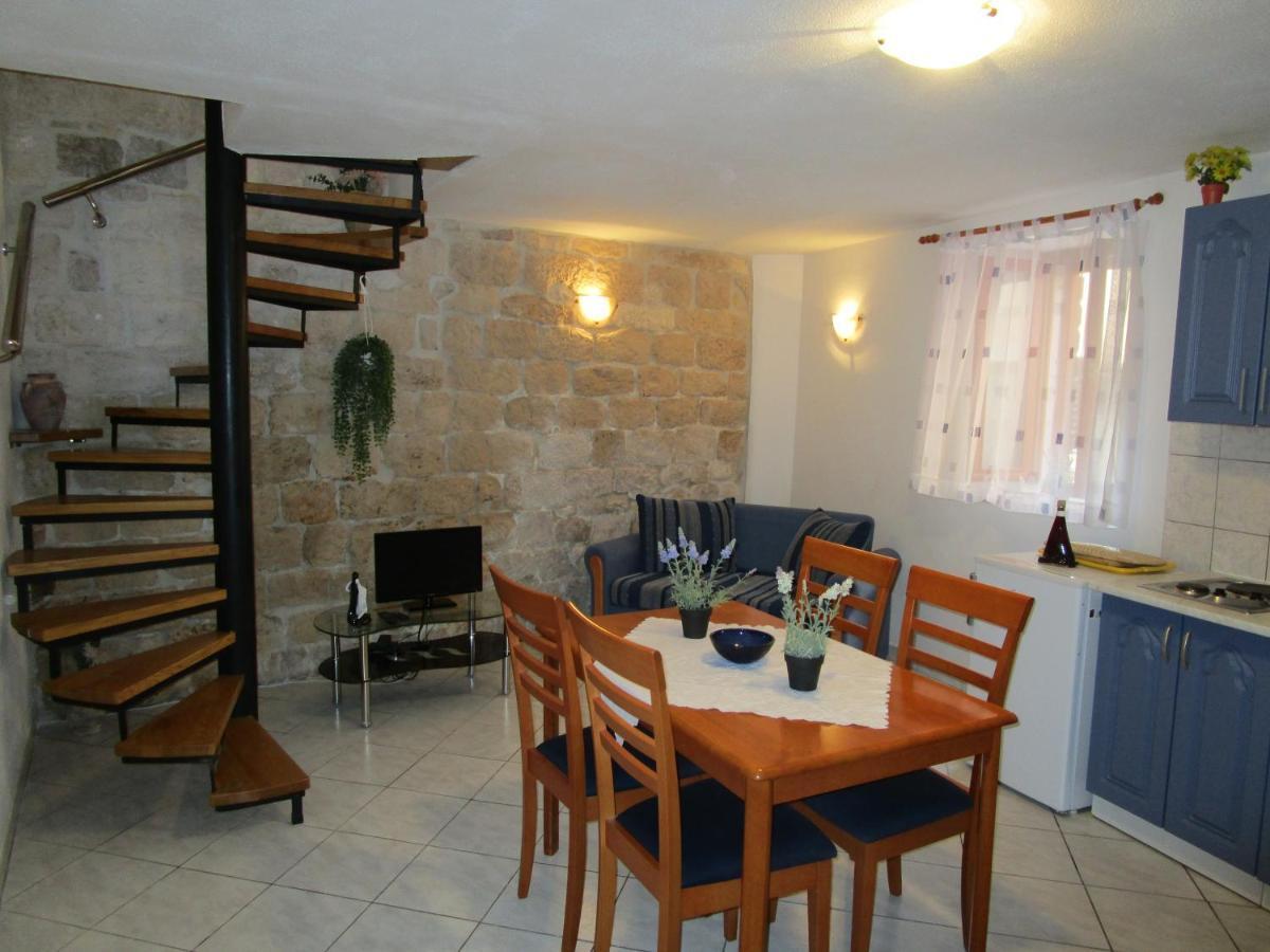 Marko Polo B Old Town Trogir Luaran gambar